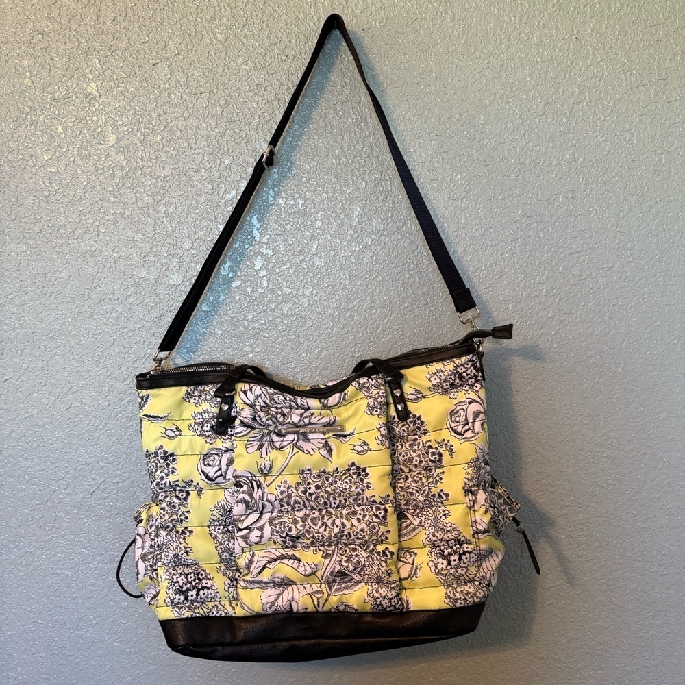 Betsey Johnson Floral Tote Weekender/ Diaper Bag Water Resistant Nylon Quilted